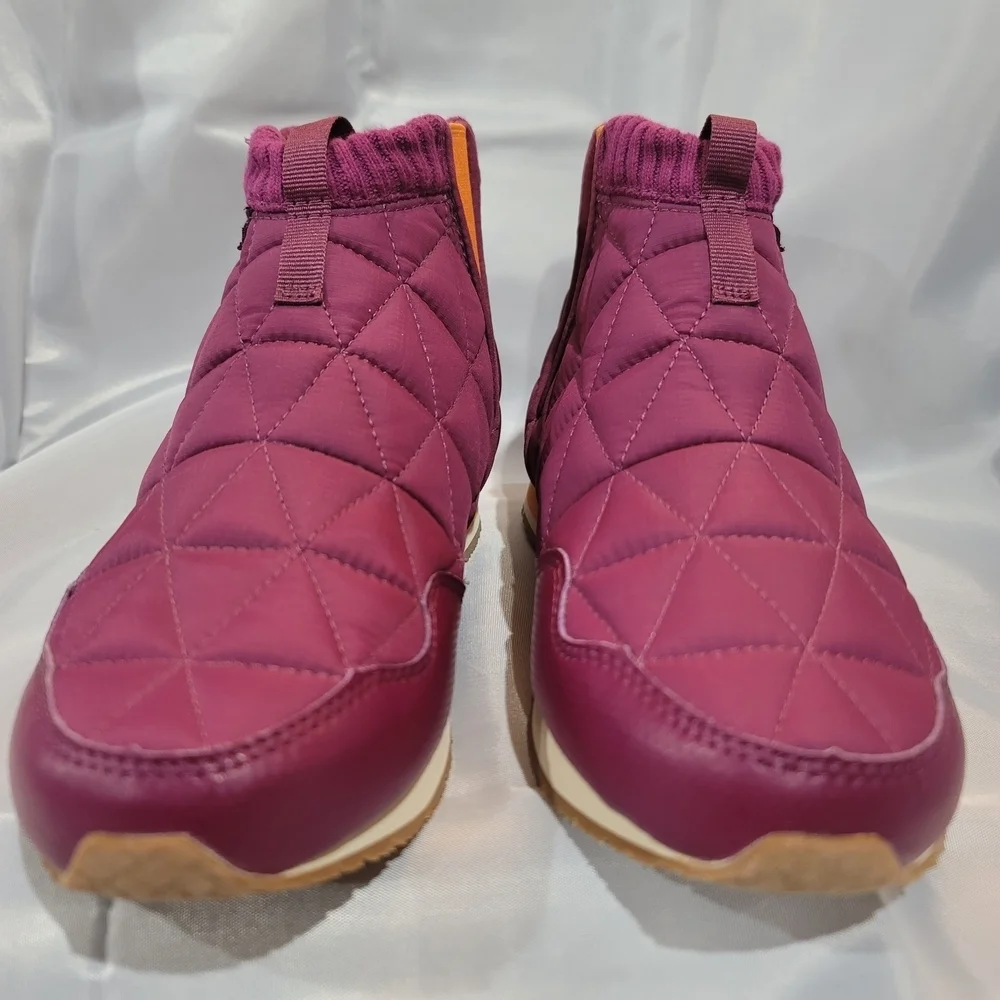 TEVA ReEmber Puffer Booties Purple EUC Sz 6